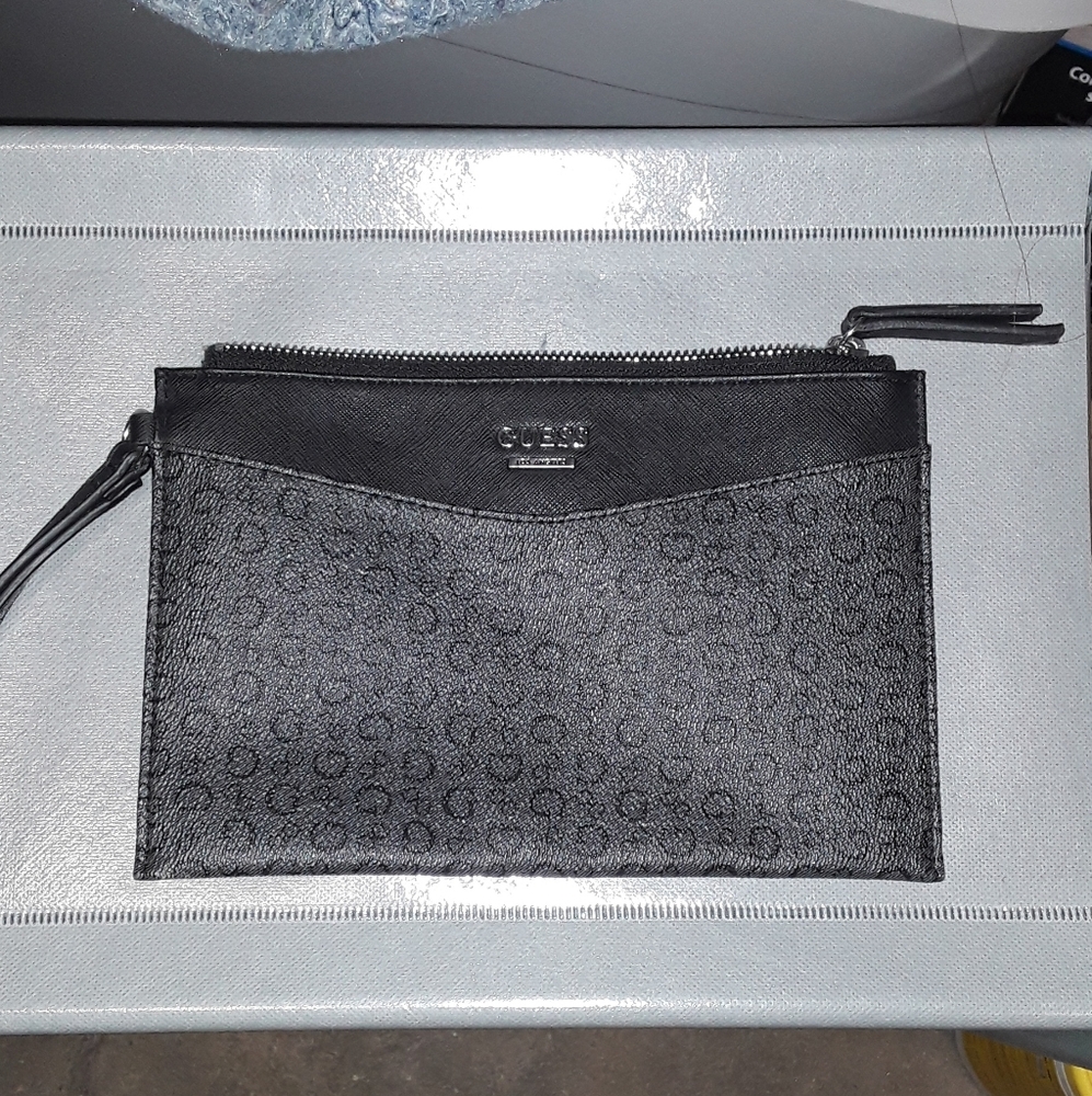 Guess Wristlet